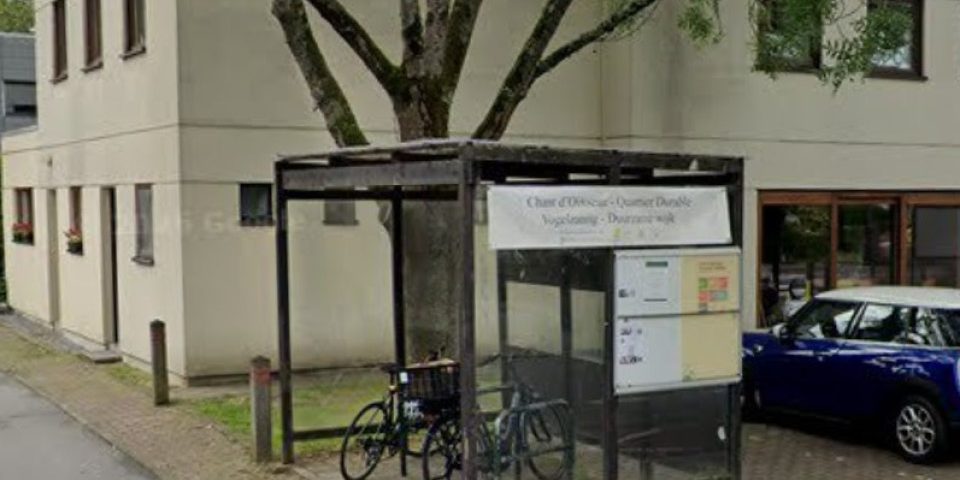 quartier durable du Chant d’Oiseau : abri à vélos destiné aux usagers du centre communautaire du Chant d’Oiseau, de la bibliothèque et de la crèche.