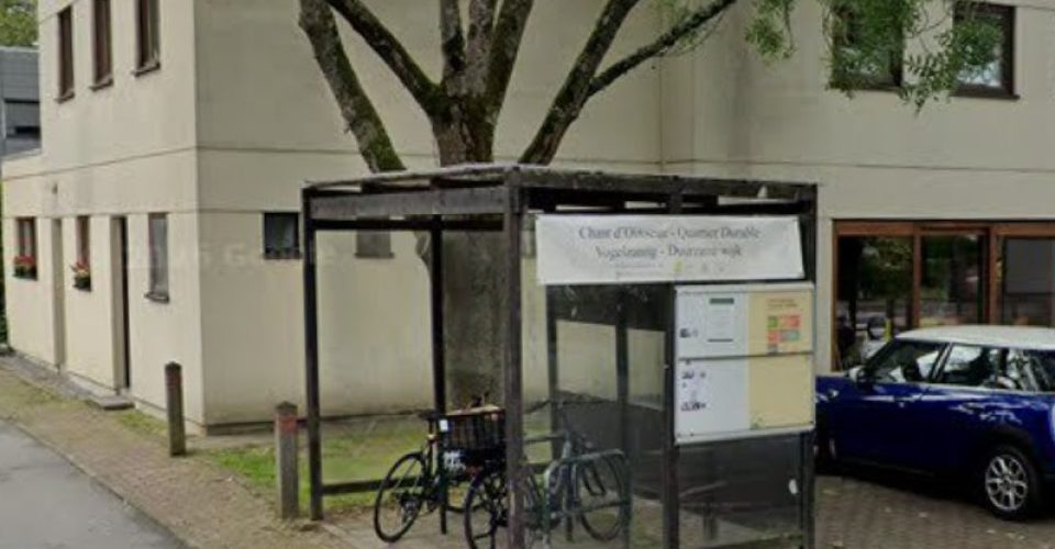 quartier durable du Chant d’Oiseau : abri à vélos destiné aux usagers du centre communautaire du Chant d’Oiseau, de la bibliothèque et de la crèche.
